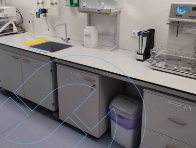 Стіл мийка та стіл лабораторний зі стільницею з HPL-пластику